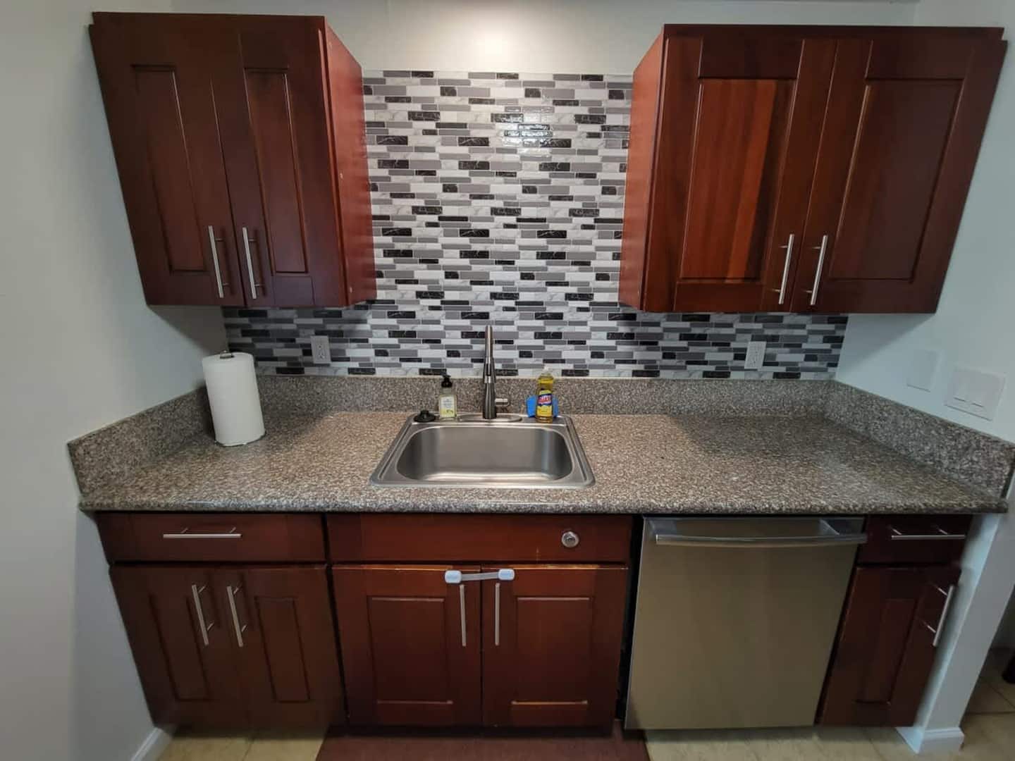 Step into our bright, modern kitchen and let your culinary adventures begin! Whether you're a gourmet chef or simply enjoy the comforts of home cooking, this space is designed to inspire and delight.