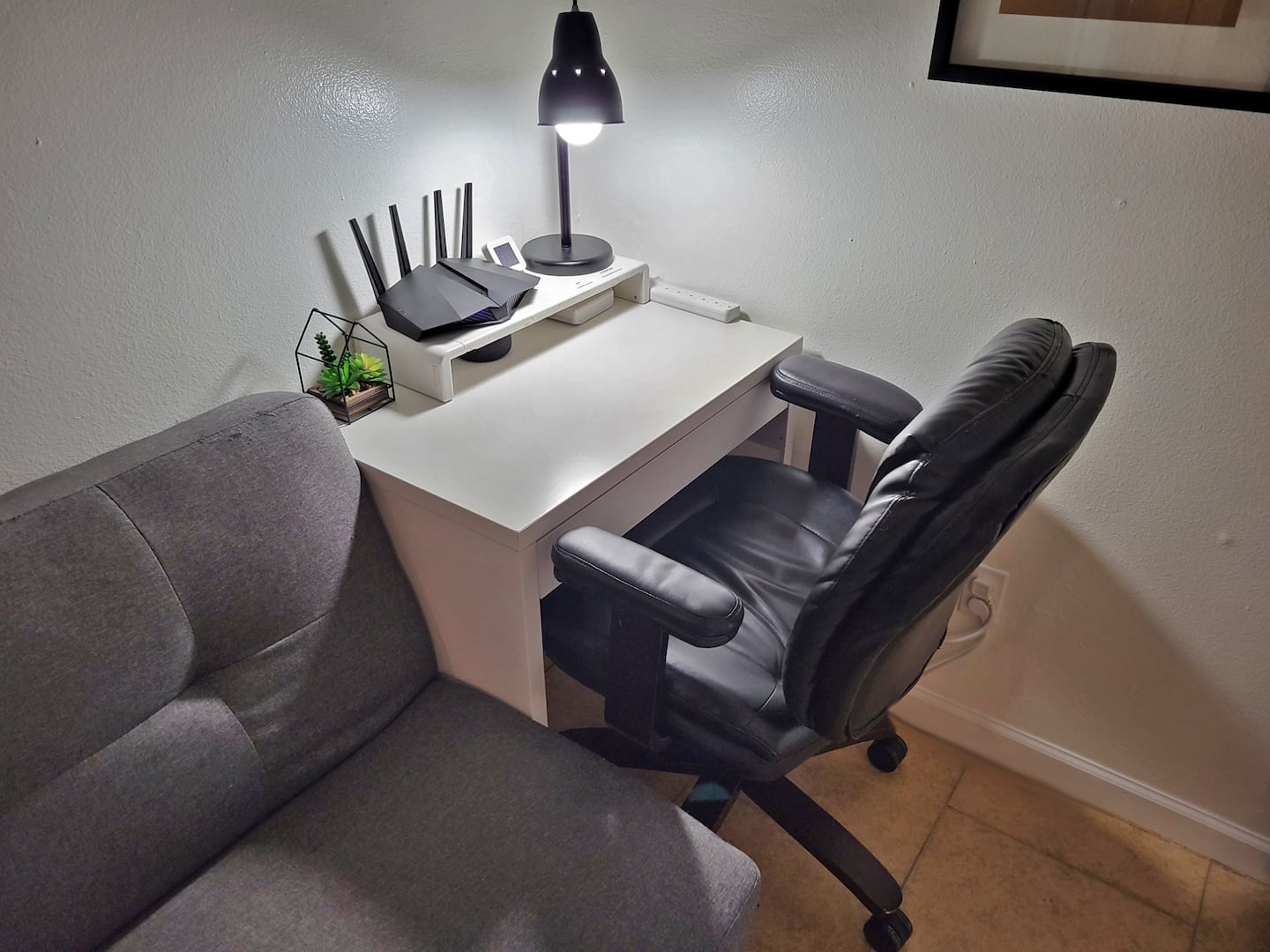 The dedicated workstation ensures a seamless and productive remote working experience. Your professional oasis awaits!