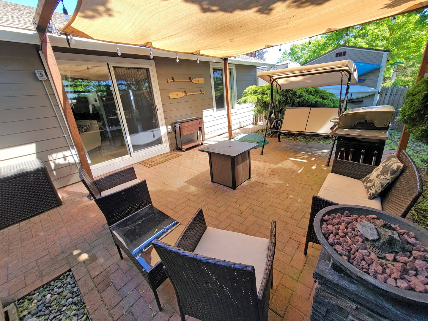 Patio can sit up to 6 guests. Small sandbox with toys available for kids to play. Fire pits feature different types of lava rocks from real volcanoes!