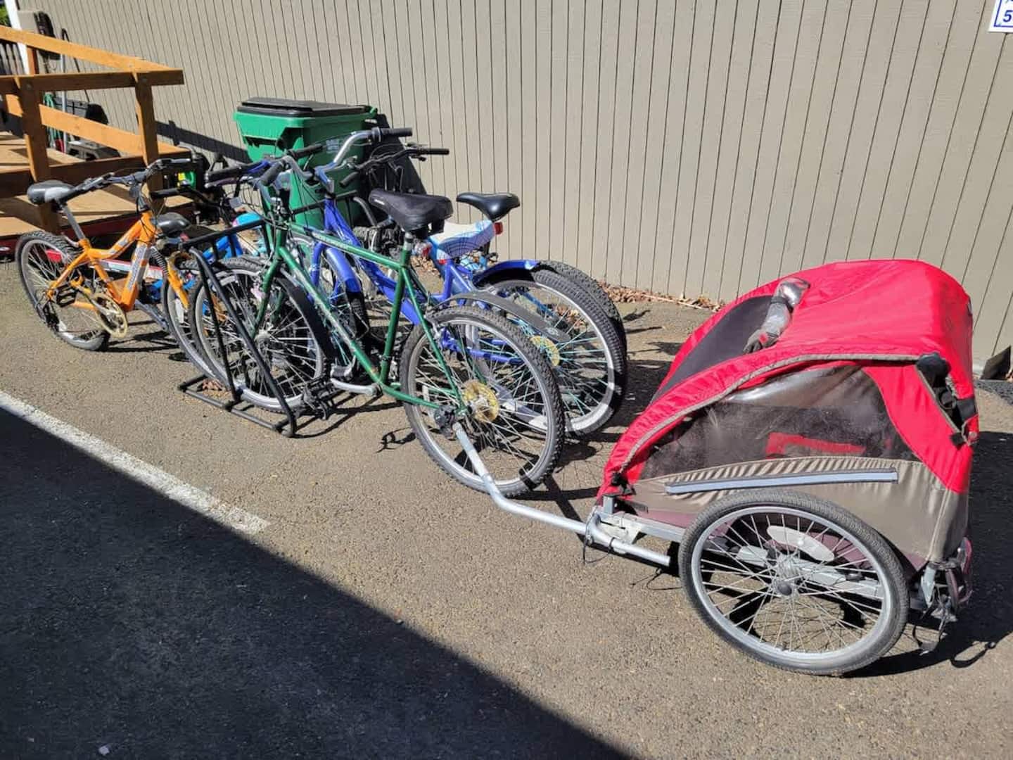 Bicycles available to borrow free of charge for nearby trails and parks